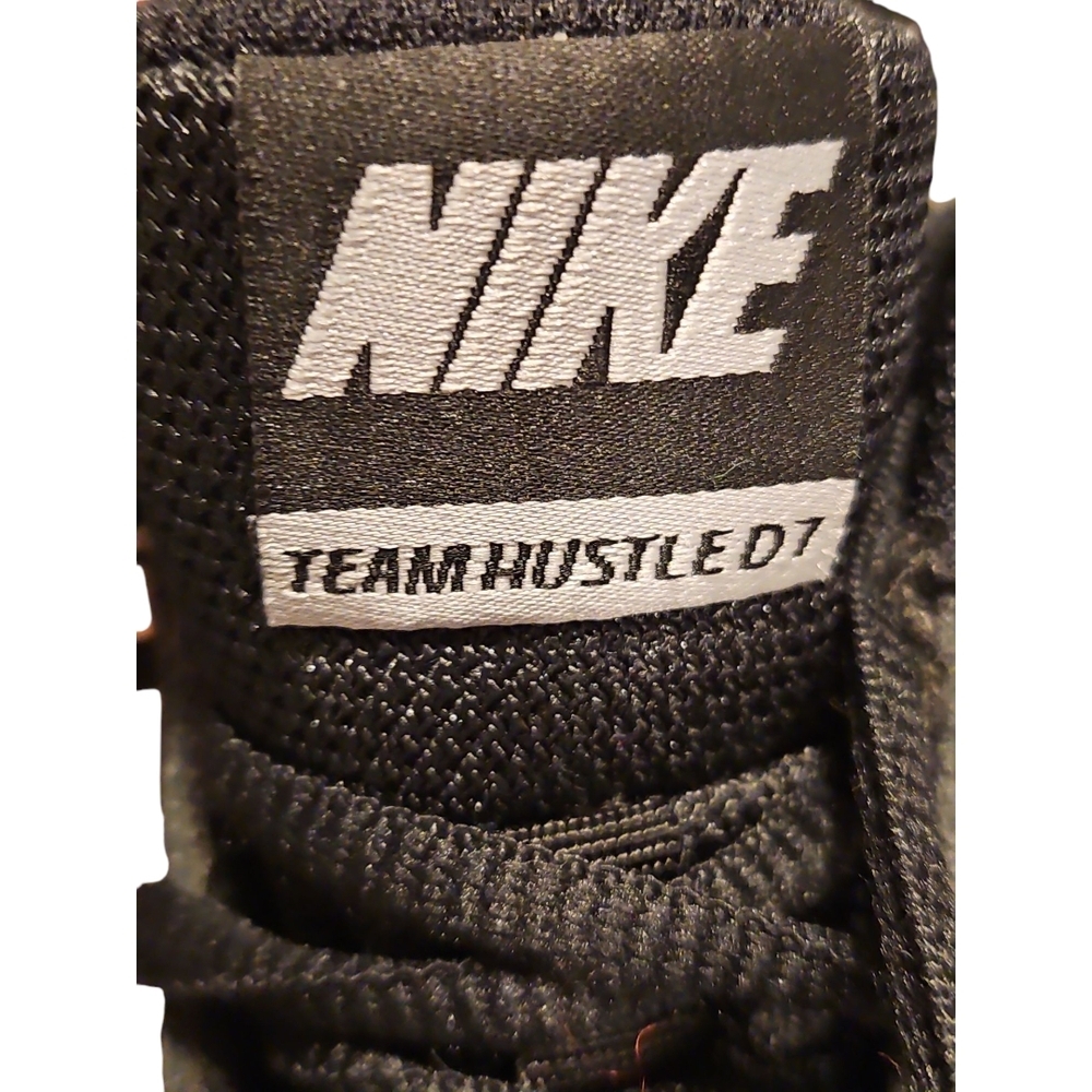 Nike Team Hustle D7 Black Sneakers - Picture 6 of 7
